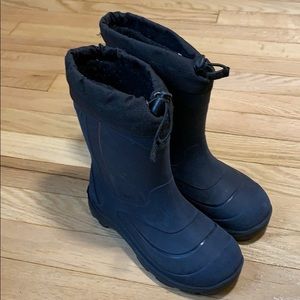 Kamik boys navy blue snow boots size 2